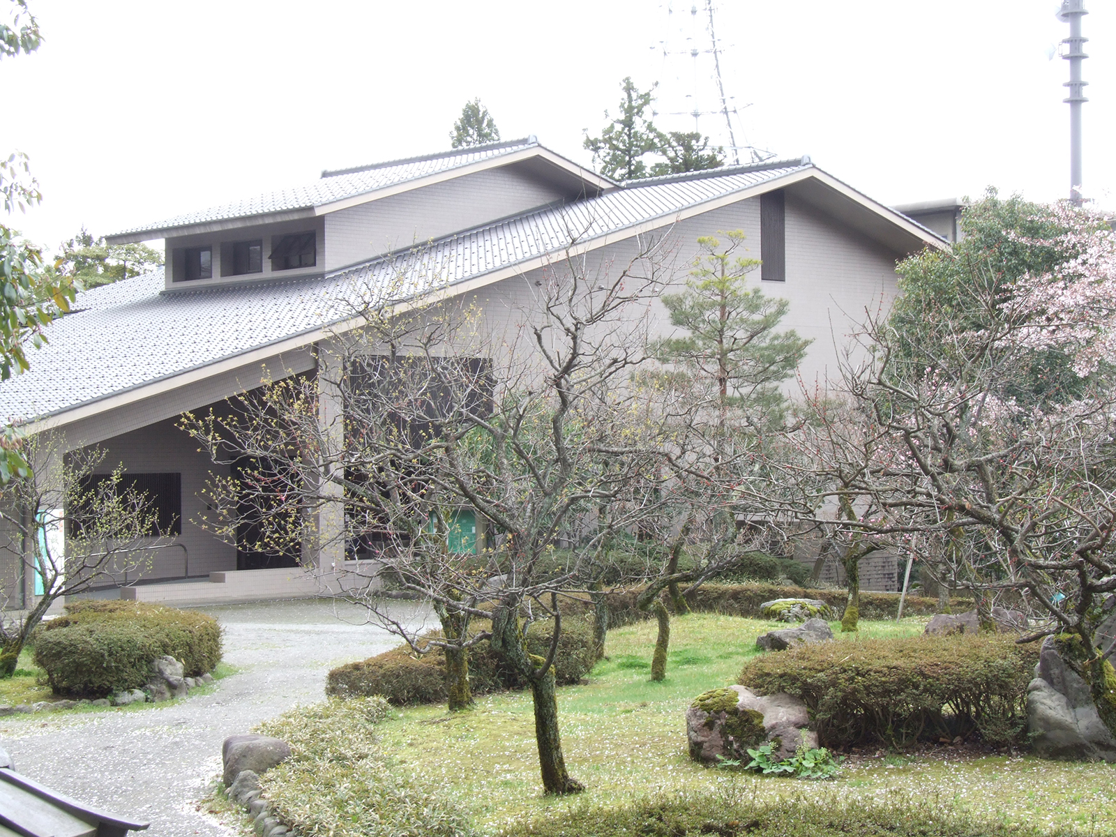 金沢市立中村記念美術館