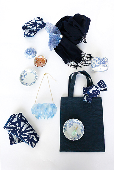 「青の世界~陶・紙・布」 展